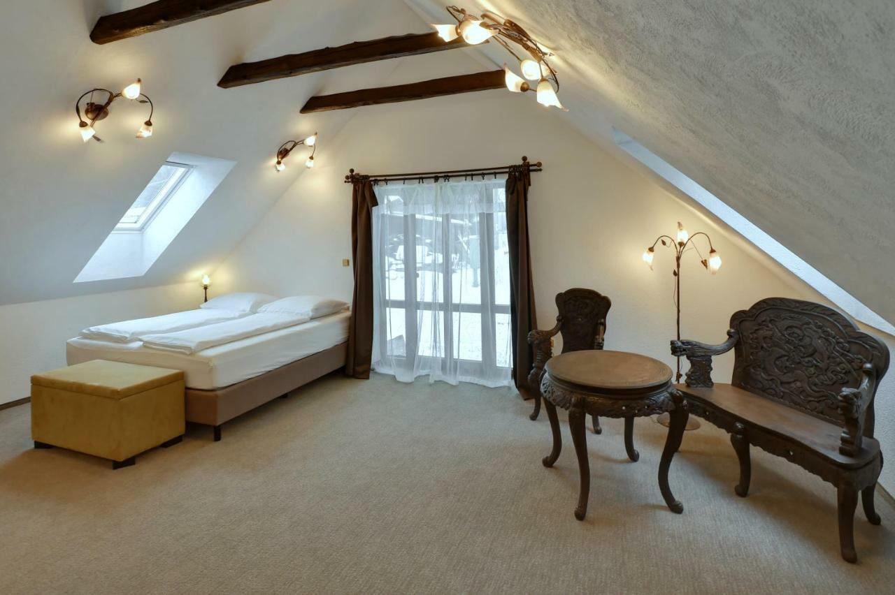 Zamecka Fortovna Obora - Forester House Kaznejov Eksteriør bilde
