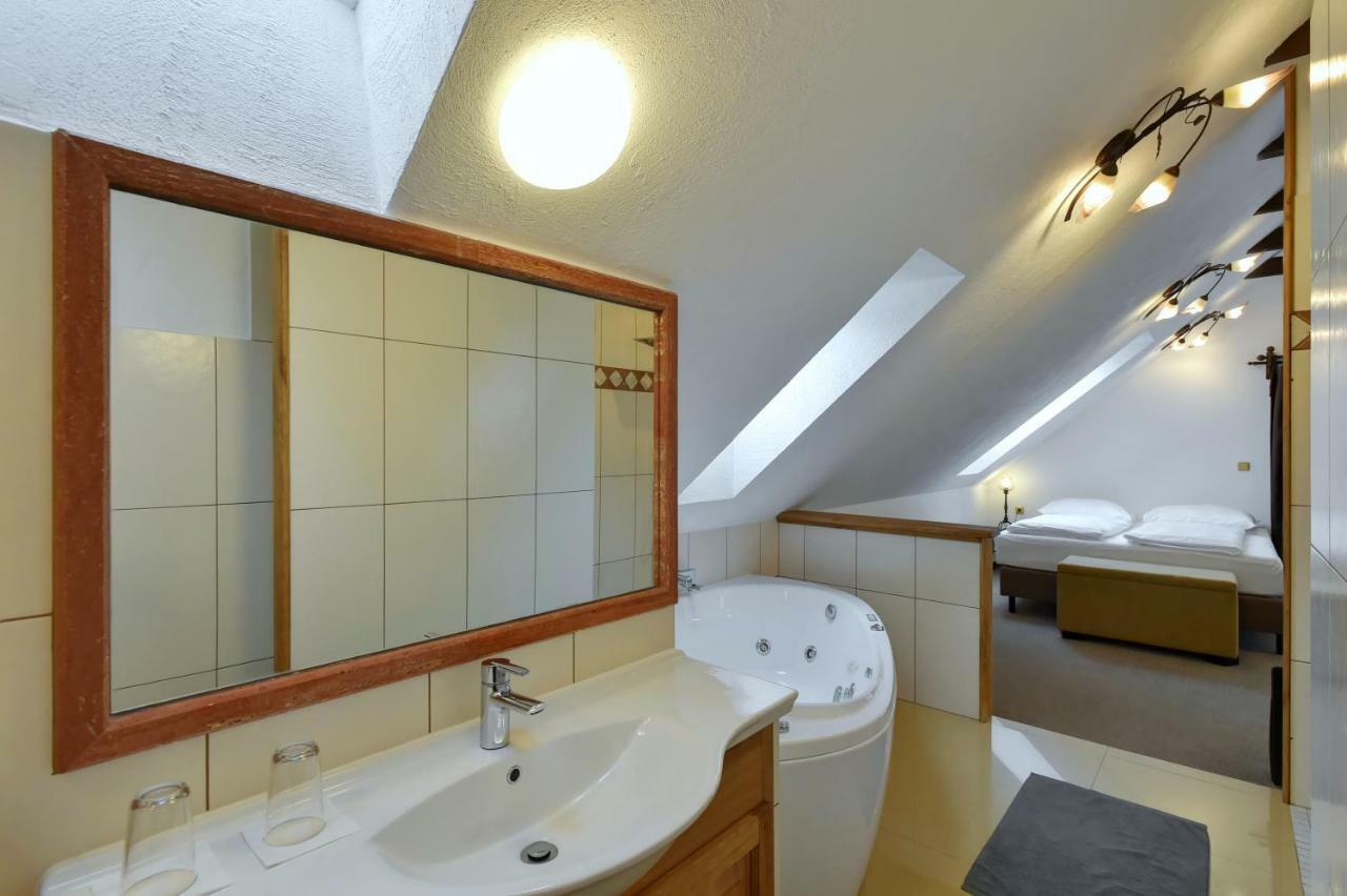 Zamecka Fortovna Obora - Forester House Kaznejov Eksteriør bilde